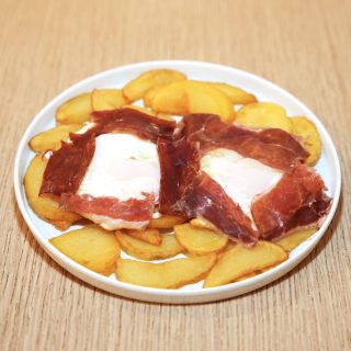 Plato de Huevos Rotos con Jamón.